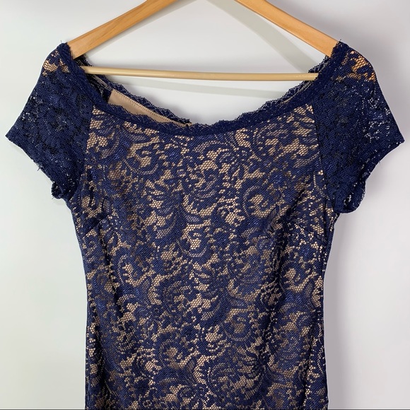 Elegant Lace Dress in navy, size 10 - Picture 5 of 8